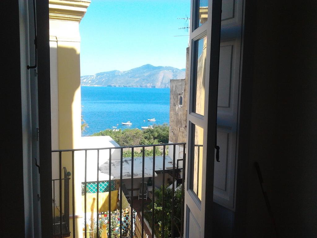 Appartamenti Del Comandante Santa Marina Salina Ruang foto